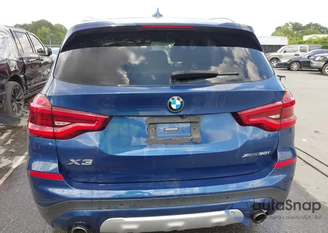 2021 BMW X3 xDrive30I z USA, uszkodzony, nr VIN 5UXTY5C08M9F87680